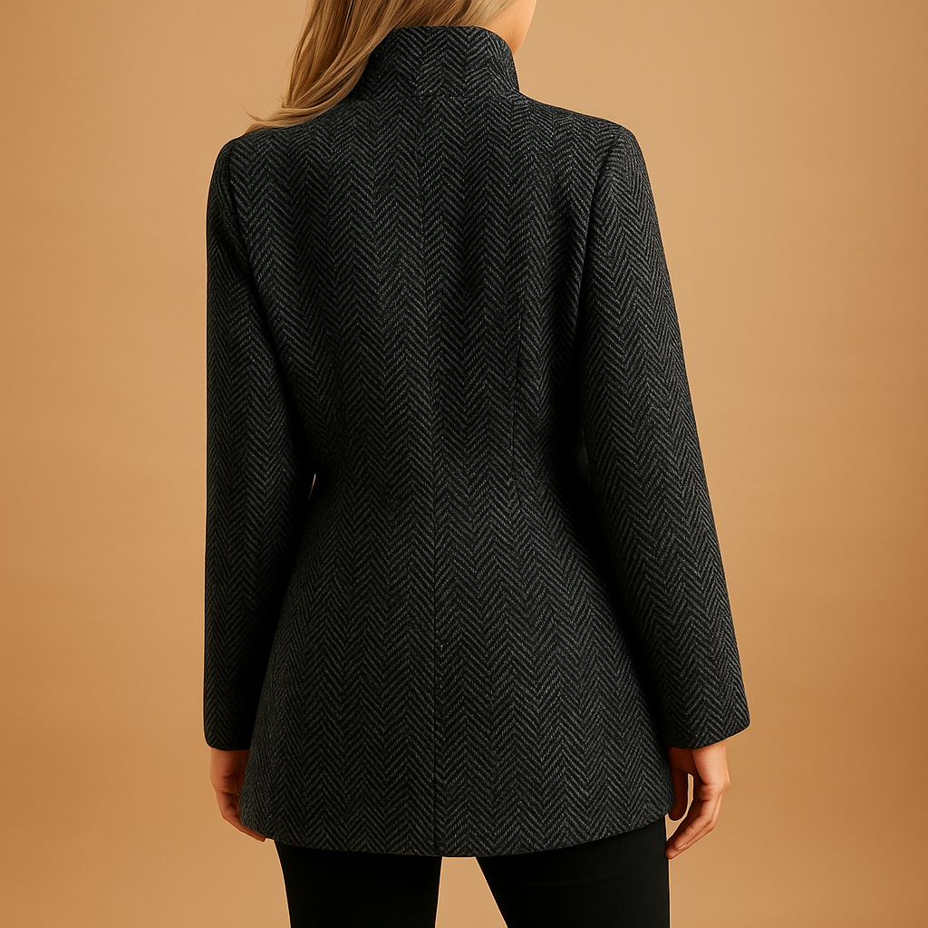 Eleganter taillierter Blazer für Damen aus atmungsaktivem Material | Lianne-Zermatt Boutique