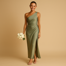 Abendkleid lang mit asymmetrischem Schnitt und Split für besondere Anlässe | Delphine-Zermatt Boutique