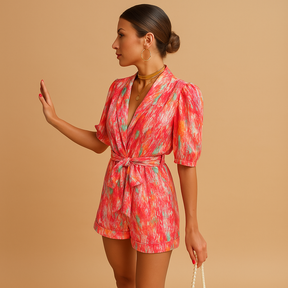 Jumpsuit Damen mit Gürtel und verspieltem Druck | Mila-Zermatt Boutique