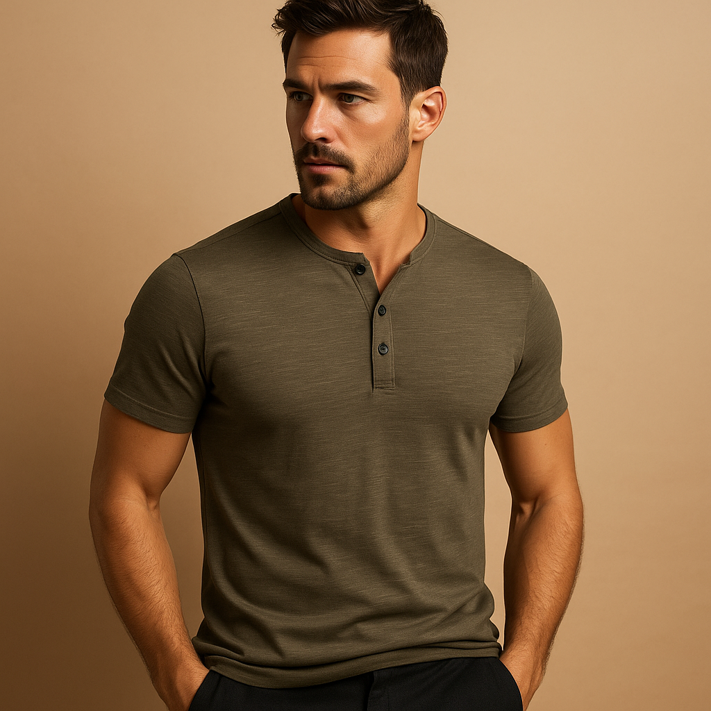 https://cdn.shopify.com/s/files/1/0910/7918/0552/files/casual-katoenen-tshirt-voor-heren4.png?v=1747077725